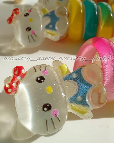 کشمو مدل فنری دخترانه طرح کیتی رنگی عروسکی