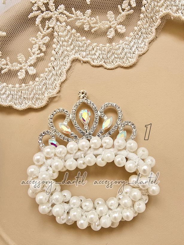 کش موی مجلسی دخترانه مدل مرواریدی طرح تاجی